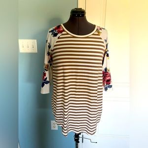 Reb & J. 220 Raglan Tee